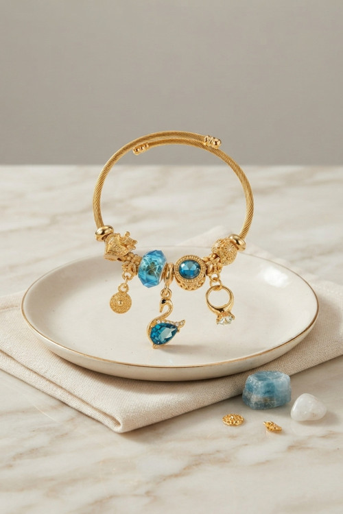 Kuğu Model Gold Renk Charmlı Bileklik - Lisinya