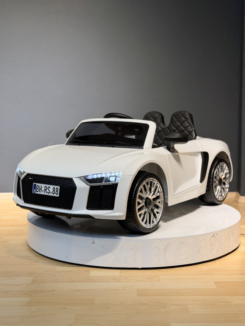 AUDİ AKÜLÜ ARABA 12V 0-6 YAŞ (ÖZEL PLAKA HEDİYELİ)