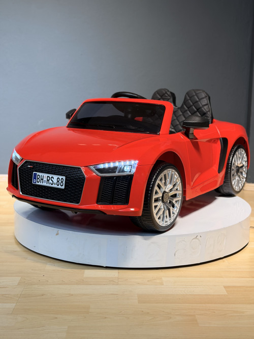 AUDİ AKÜLÜ ARABA 12V 0-6 YAŞ (ÖZEL PLAKA HEDİYELİ)