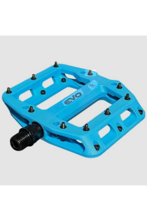 Çivili pedal