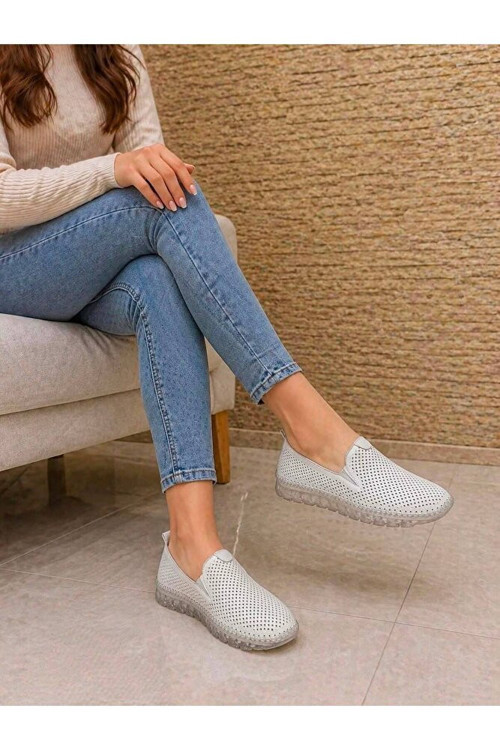 Hakiki Deri Beyaz Kadın Ayakkabı Lazer Delikli Ortopedik Taban Slip-On Casual Günlük Yürüyüş Ayakkabısı