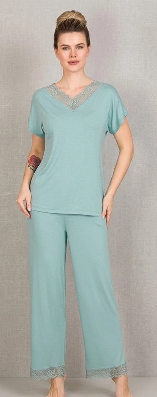 Nefes Alan Terletmeyen Viskon Dantel Detaylı Rahat Kesim Mint Yeşil Pijama Takımı