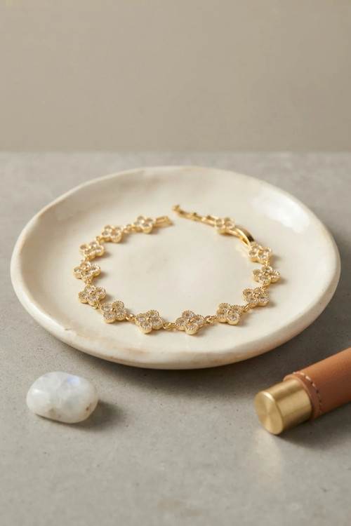 Gold Renk Zirkon Taşlı Yonca Model Kadın Bileklik