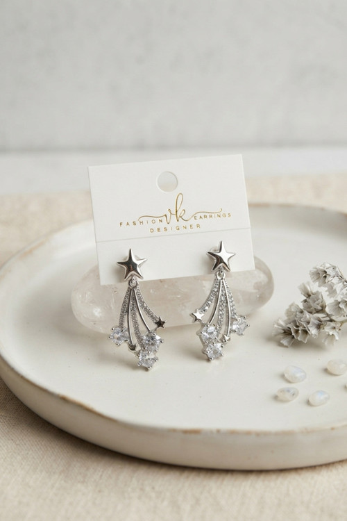 Gümüş Renk Zirkon Taşlı Model Pirinç Kadın Küpe - Lisinya