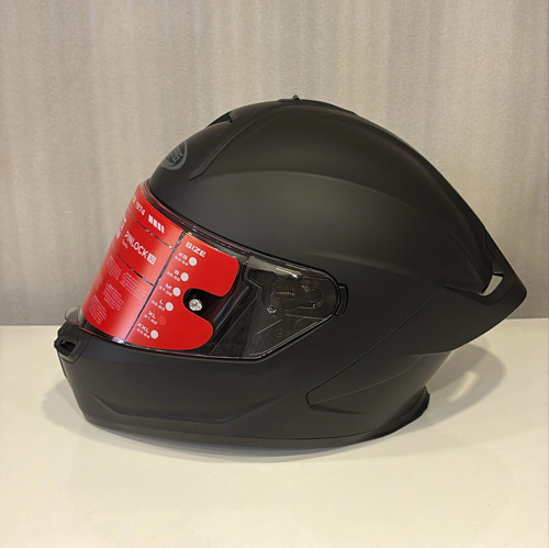 KASK ROXTER MAT SİYAH + GÜMÜŞ VİZÖR