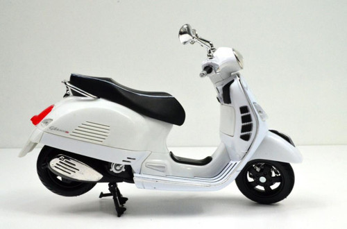 Vespa 1:12 Model Motosiklet