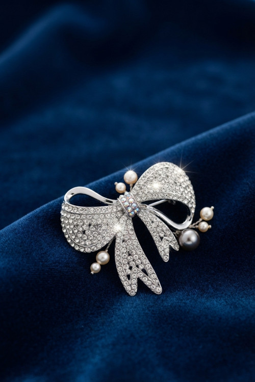 Zarif Giyimler için Silver Pirinç Zirkonlu Fiyonk Stil Broş