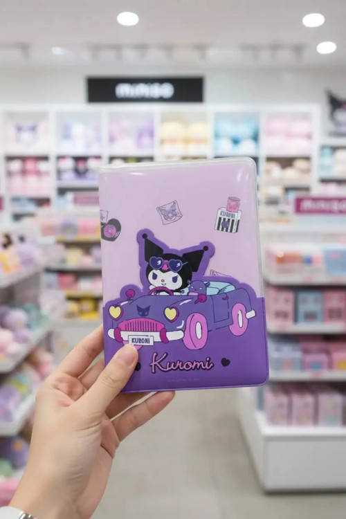 Sanrio Lisanslı Kuromi Pasaport Kılıfı - Dayanıklı PVC Koruyucu ve Şık Seyahat Belgeliği