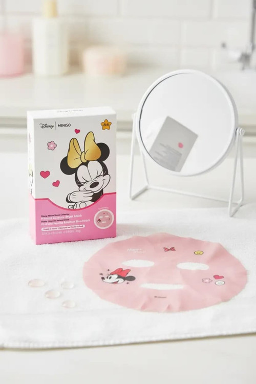 Lisanslı Mickey Mouse Nemlendirici Baskılı Yüz Maskesi – Neşeli ve Pratik Bakım