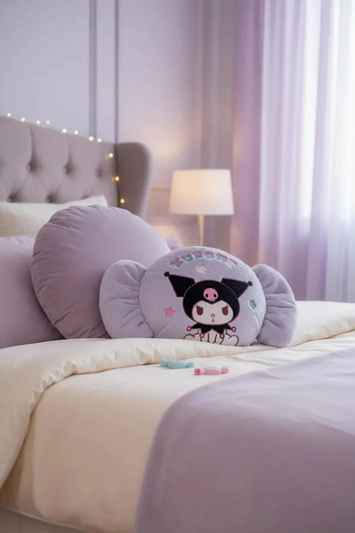 Lisanslı Kuromi Peluş Yastık – Yumuşacık Şeker Figürlü Dekoratif Seri 38 Cm