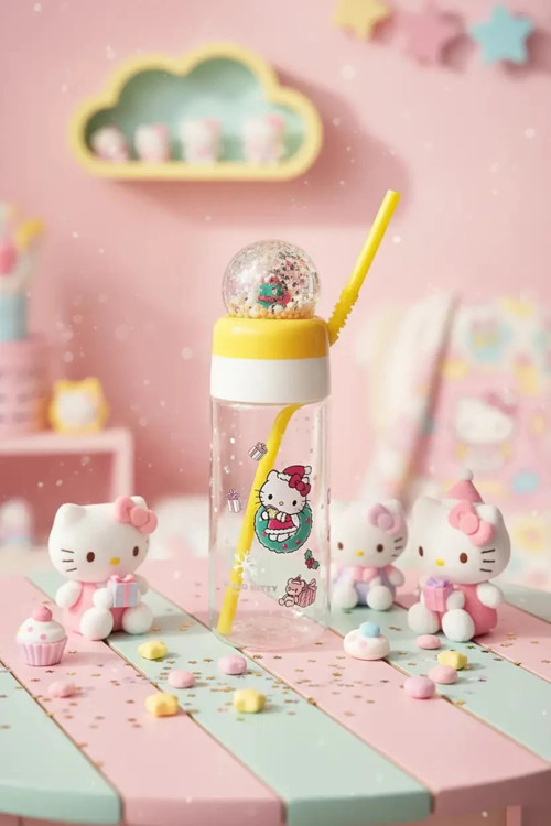 Sanrio Lisanslı Hello Kitty Yılbaşı Koleksiyonu Pipetli ve Kristal Küreli Şişe – Eğlenceli Matara