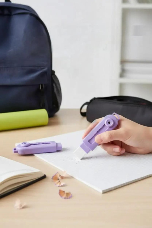 Lisanslı Basic Serisi Geri Çekilebilir Silgi – Pratik Mekanizmalı Kırtasiye Ürünü