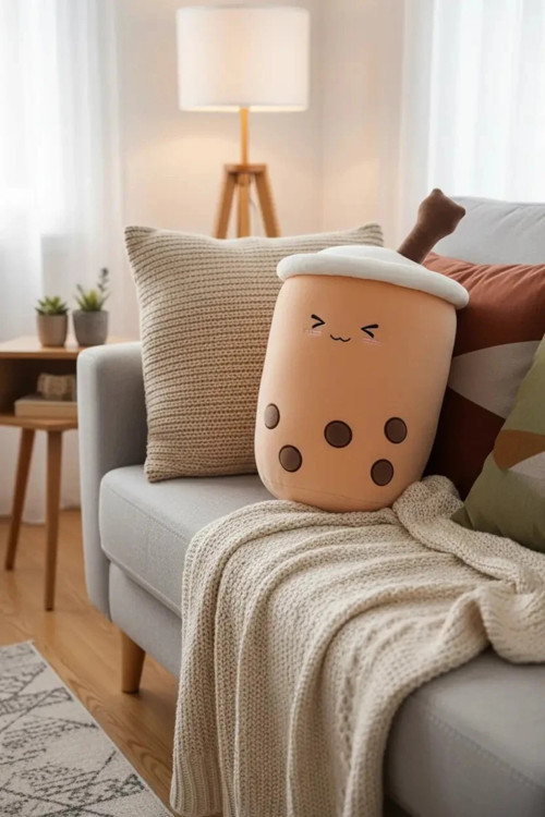 Lisanslı Sütlü Çay Peluş Yastık – Bubble Tea Tasarımlı Yumuşak Dekoratif Kahve Yastık 37 Cm