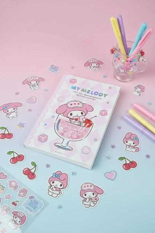 Sanrio Lisanslı My Melody Renkli Yaz Serisi EVA Kapaklı Çizgili Not Defteri – A5 Boyut 104 Sayfa