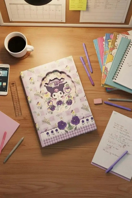 Sanrio Lisanslı Kuromi Sert Kapak Not Defteri – 96 Yaprak Çiçek Detaylı Pastel Kapaklı Günlük Defter