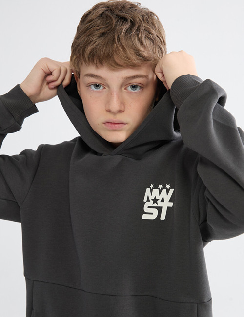 LCW Kids Antrasit Kapüşonlu Baskılı Erkek Çocuk Kalın Sweatshirt