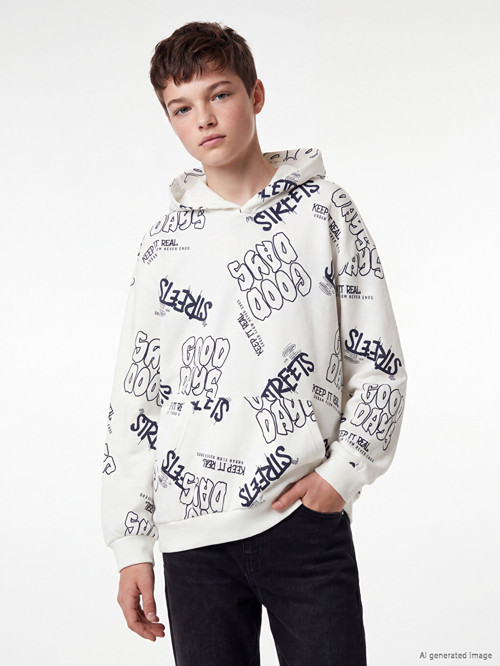 LCW Kids Ekru Kapüşonlu Erkek Çocuk Sweatshirt