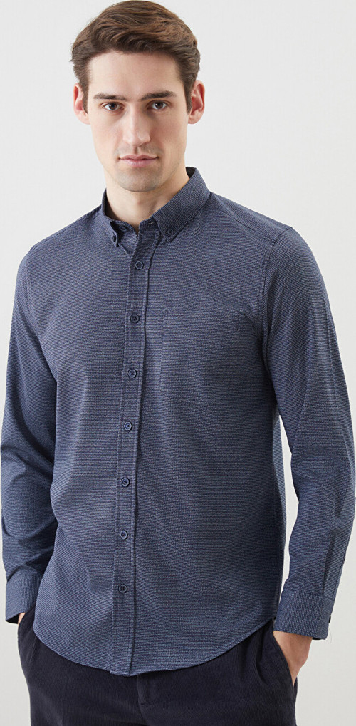 LCWAIKIKI Classic Lacivert Regular Fit Armürlü Cepli Erkek Gömlek