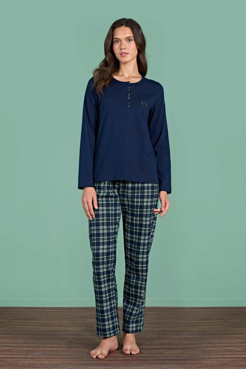 Kadın Pamuklu Rahat Kalıp Düğmeli Ekose Desenli Uzun Kollu Pijama Takımı