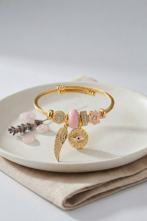 Pembe Göz Model Gold Renk Charmlı Bileklik TJ-BB8679