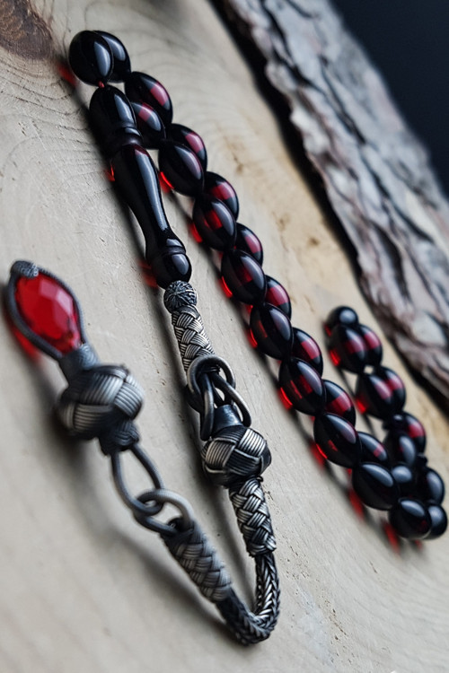 Gümüş Kazaz Püsküllü 7x11mm Kırmızı Sürmeli Kehribar Tesbih