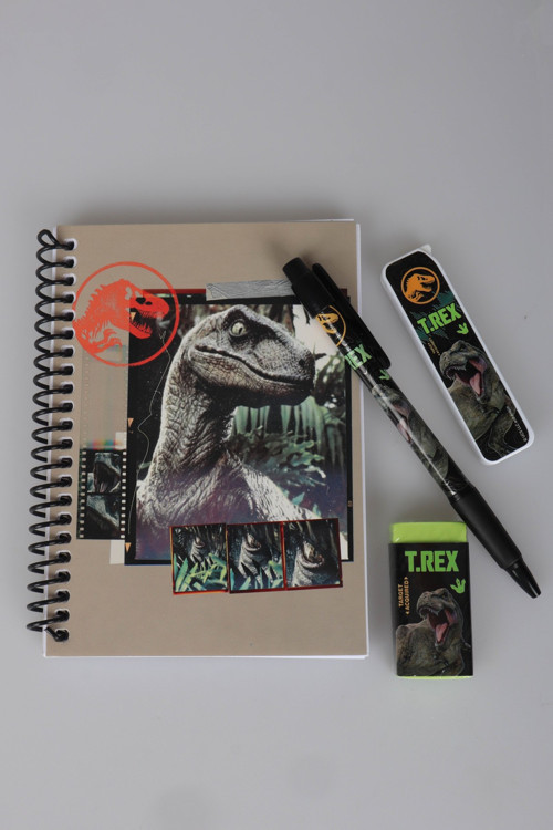 x Dekomus Lisanslı Jurassic World A6 Bloknot,Uçlu Kalem,Silgi ve Uç Seti