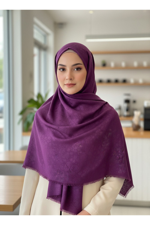 Jakarlı Çiçek Desenli Eşarp – Hafif, Kaymaz, Modern Tesettür Eşarp 100 x 100 cm