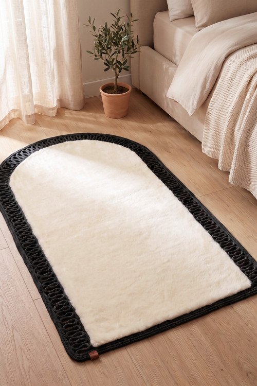 Mihraplı Peluş Seccade 75X130 Cm Süet Taban Yıkanabilir Yumuşak Namaz Halısı