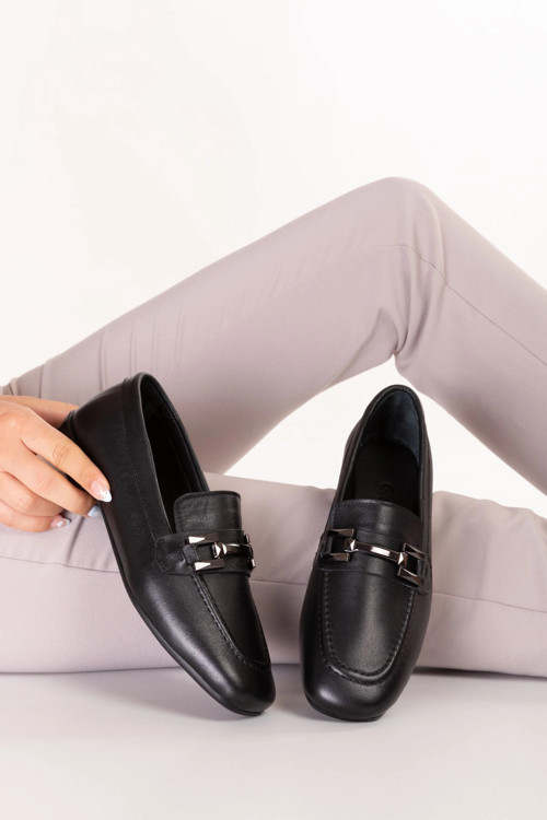 Kadın Siyah Metal Aksesuarlı Hakiki Deri Loafer Ayakkabı hl.33100 Siyah