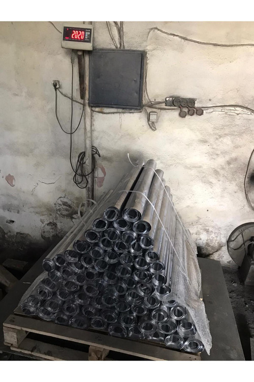 45 kg uzunoğlu bakır kursun levha 2 mm kalınlık 1 metre en 2 metre boy 1 adet olarak gönderilir.