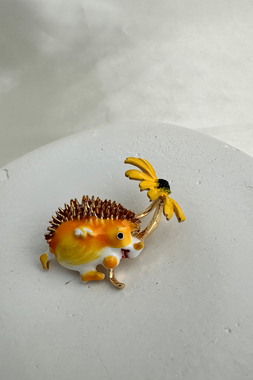 Papatya Detay Sevimli Kirpi Broş (4cm)