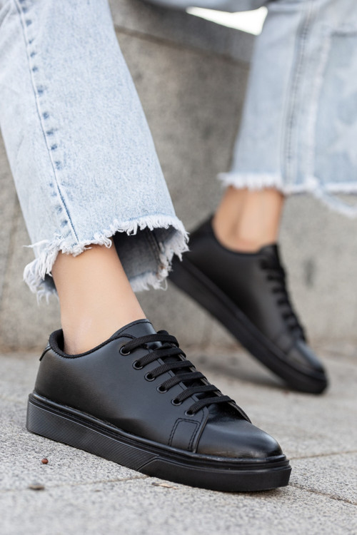 Kadın Siyah Günlük Bağcıklı Rahat Cilt Sneaker Klasik Comfort Tabanlı Sağlam Deri Spor Ayakkabı