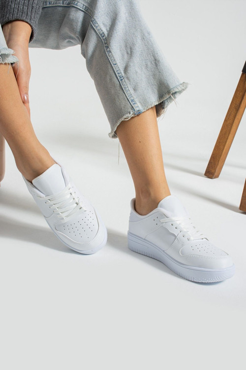 Beyaz Renk Aır Taban Sneaker & Spor Ayakkabı (3 Cm Taban ) (1 Beden Büyük Tercih Ediniz)