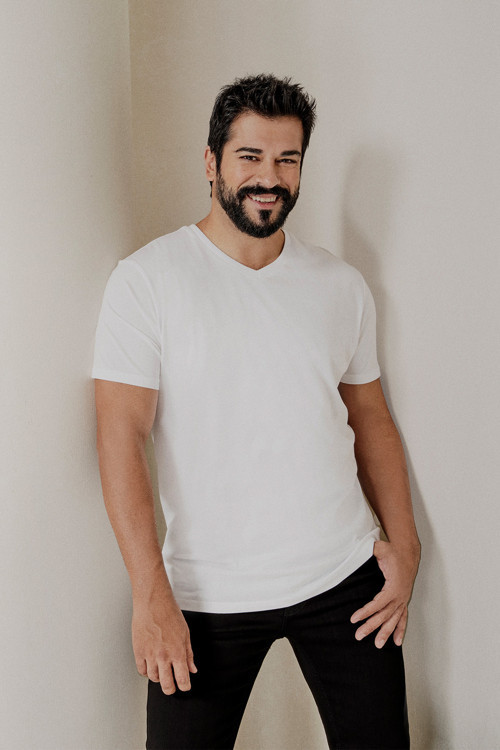 Erkek Beyaz Slim Fit Dar Kesim V Yaka Pamuklu V Yaka Kısa Kollu Tişört