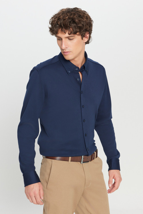 Erkek Lacivert %100 Pamuk Slim Fit Dar Kesim Düğmeli Yaka Örme Gömlek