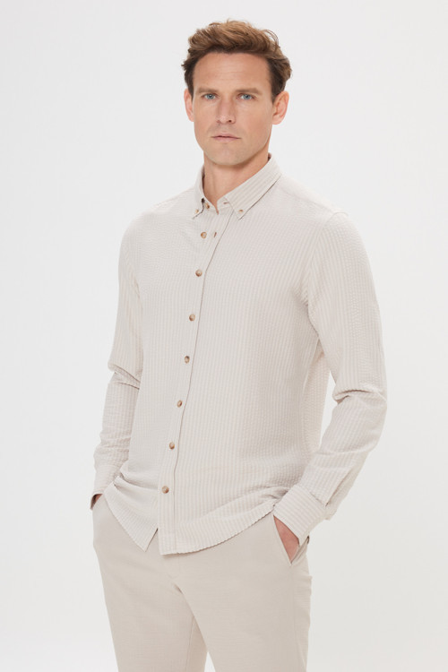 Erkek Bej Pamuklu Slim Fit Düğmeli Yaka Gofre Desenli Gömlek