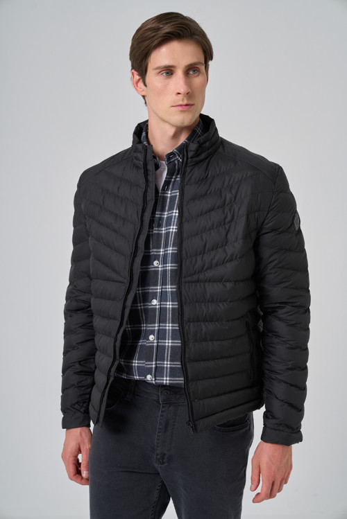 Erkek Siyah Polyester Kısa Kapitone Mont