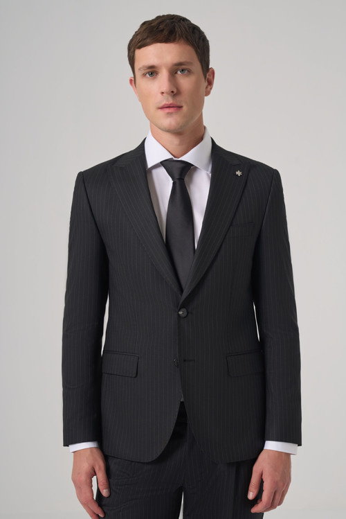 Erkek Siyah Yünlü Trend Çizgili Slim Fit Sivri Yaka Takım Elbise