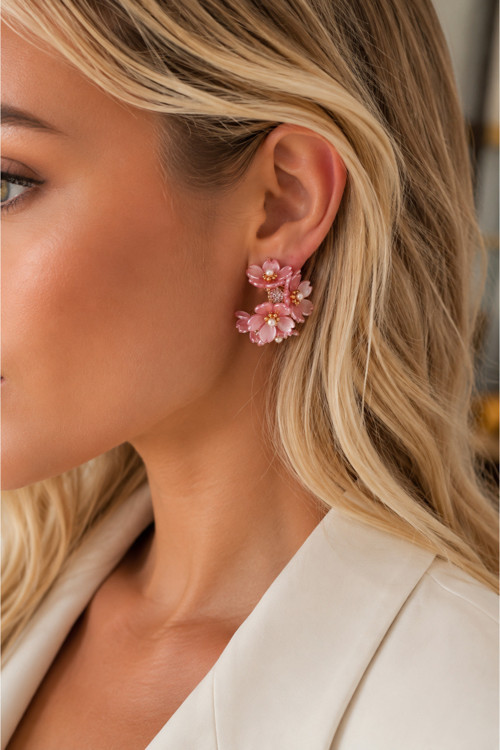 Kadın Pembe Çiçek Figürlü İnci Detaylı Sakura Bloom Çiçek Küpe