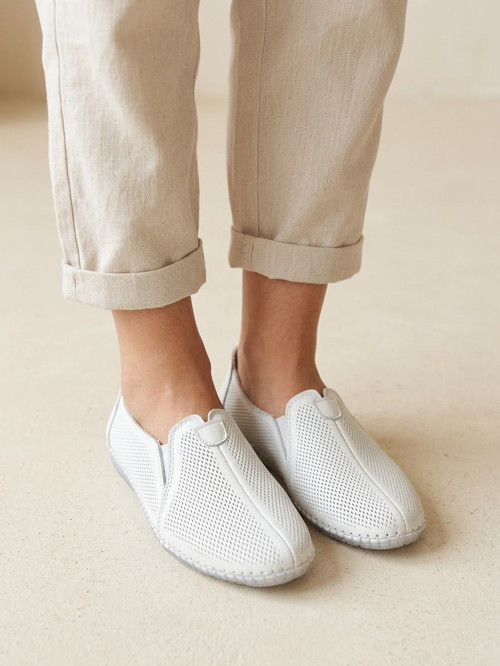 Hakiki Deri Beyaz Kadın Babet Ortopedik Taban Lazer Delikli Slip-On Comfort Ayakkabı