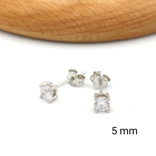 5 MM TIRNAKLI TEK TAŞ GÜMÜŞ KÜPE