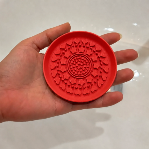 3D Baskı Makyaj Fırçası Temizleme Pedi - Desenli Aparat-Kırmızı