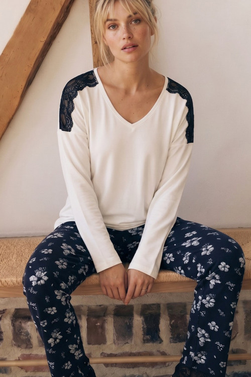 Ekru Desenli V Yaka Danttelli Viskon Örme Pijama Takım 26224621