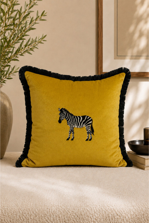 Sarı Zebra Desen Nakışlı Dekoratif Kırlent Kılıfı 45X45