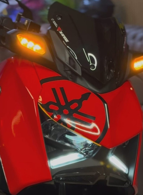 Yamaha Logo Sticker Stiker Seti 2 Adet Reflektif Xmax-Nmax Siyah Renk