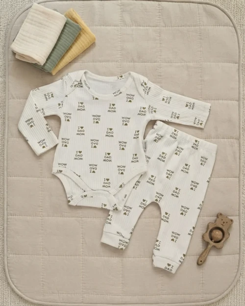 Unisex Bebek Mom Dad Baskılı Body Pantolon Takımı – Beyaz · 2