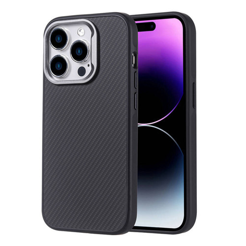 iPhone 15 Pro Kılıf MagSafe Karbon Fiber Görünümlü Metal Kamera Yükseltili Silikon