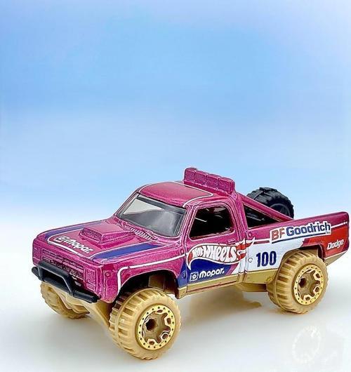 Tekli Arabalar 87 Dodge D100 HKG73