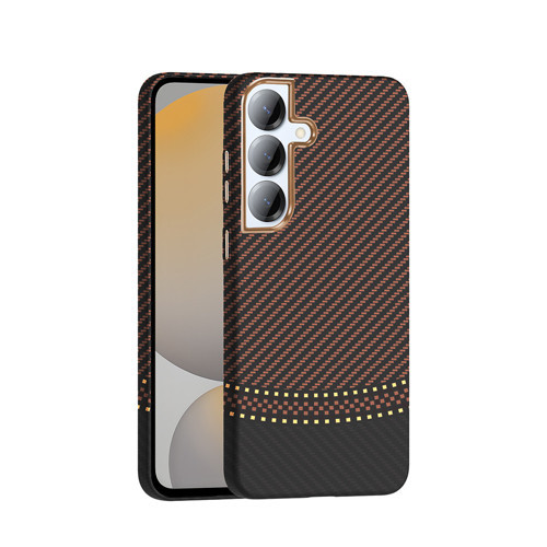 Galaxy S25 Plus Kılıf M-safe Şarj Özellikli Karbon Fiber Görünümlü Gros Kılıf - Gold-Siyah