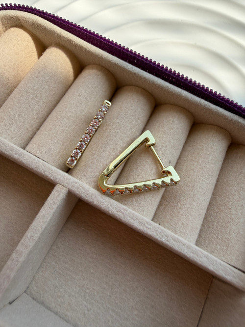 Gold Geometrik Üçgen Taşlı Küpe